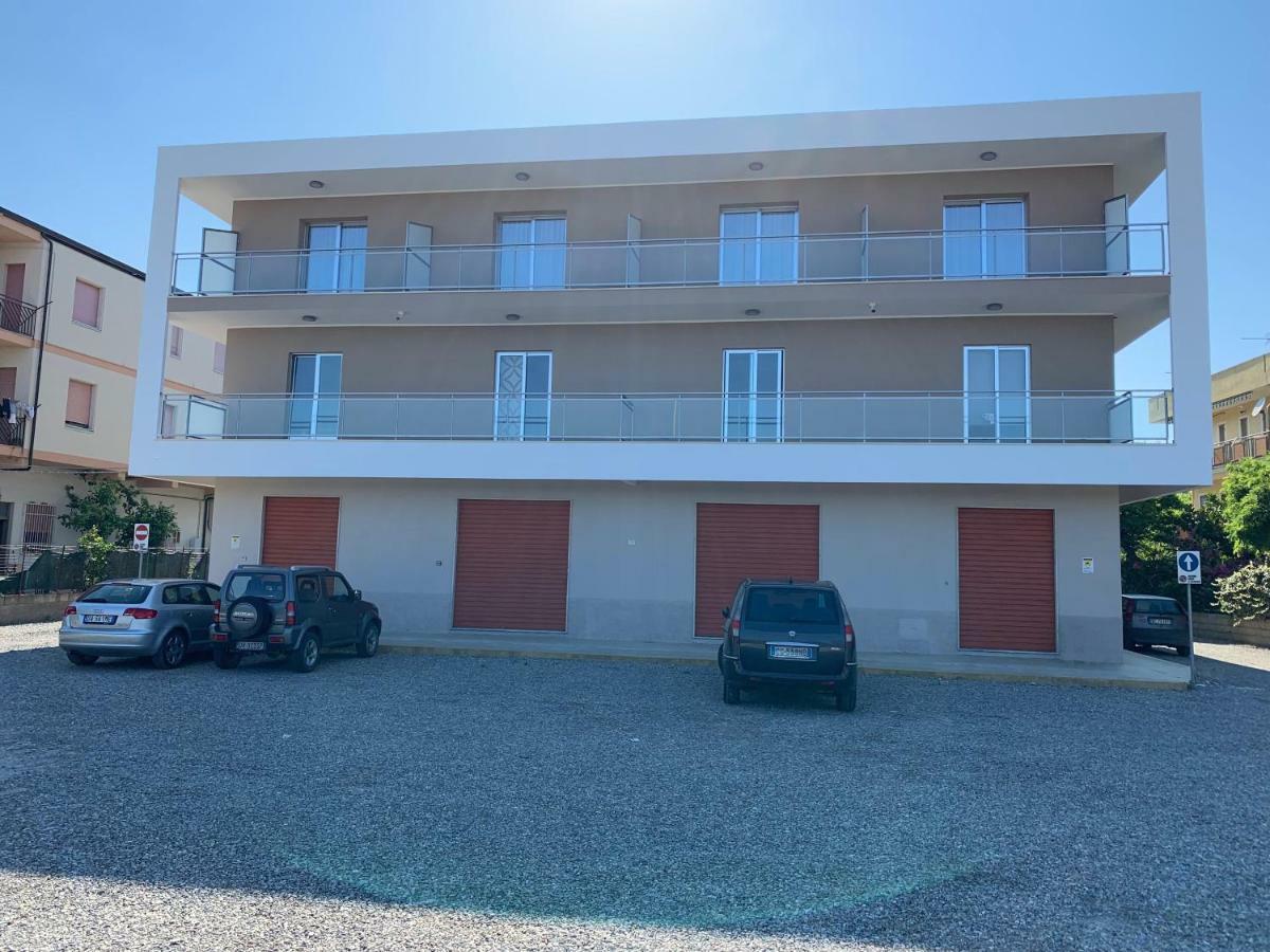 Red'S Apartments Torre Melissa Exterior photo